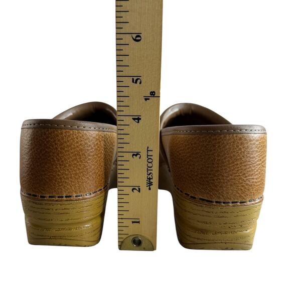 Dansko Professional Brown Grain Leather Clog Shoes Size 7 Cottagecore Prairie - Picture 10 of 12
